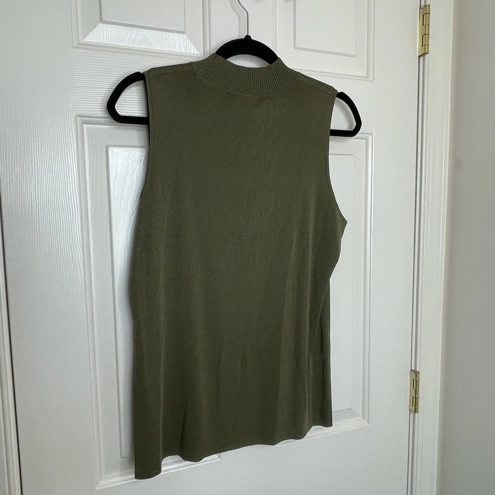 Exclusively Misook Sleeveless Knit Shell Top Olive Green Size M Mock Neck - Picture 3 of 7